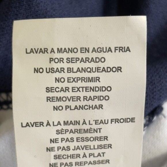 Majestic NFL Womens New England Patriots Football V-Neck Small Flaw NWT โฆ - Picture 12 of 13